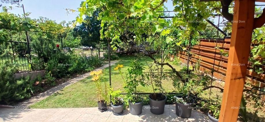 Hiša z dvema apartmajema, Medulin