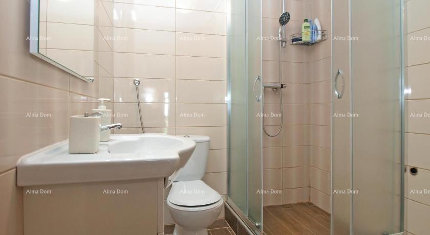 Hiša z dvema apartmajema, Medulin