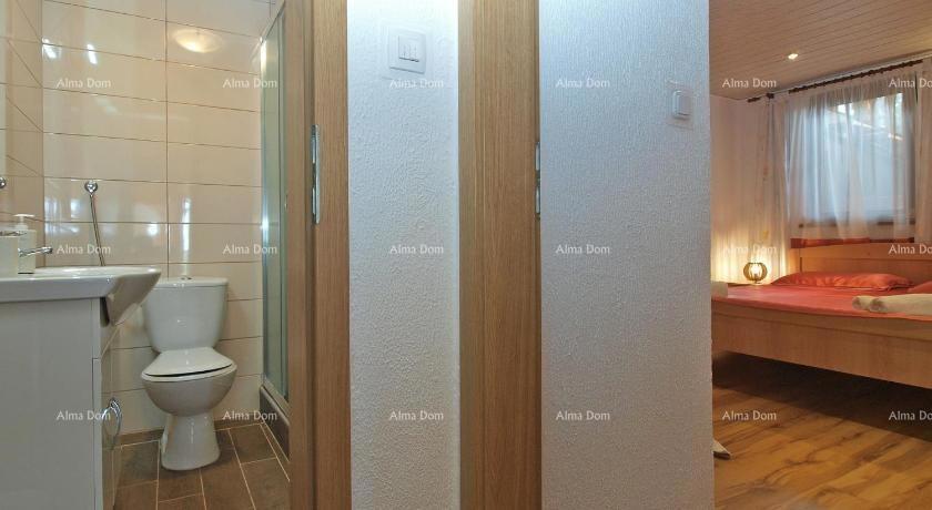 Hiša z dvema apartmajema, Medulin