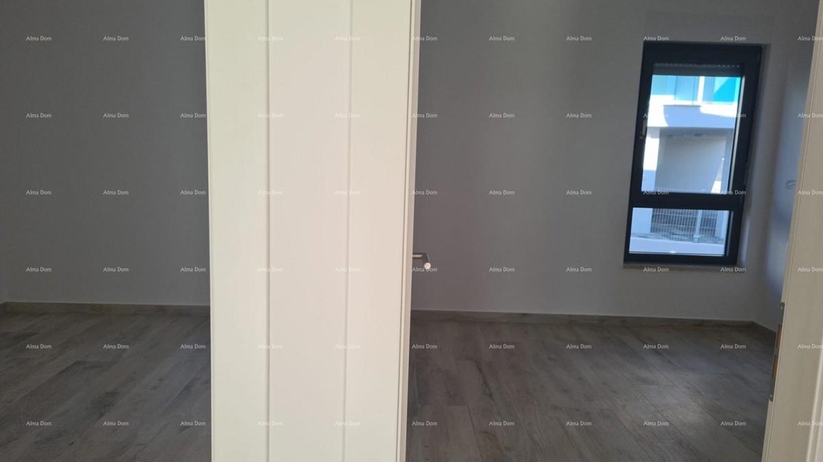 Moderen apartma v bloku D z dvema parkirnima mestoma, blizu Umaga!