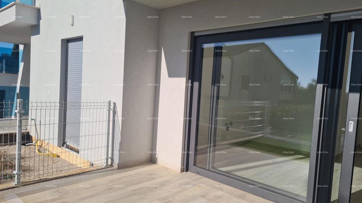 Moderen apartma v bloku D z dvema parkirnima mestoma, blizu Umaga!