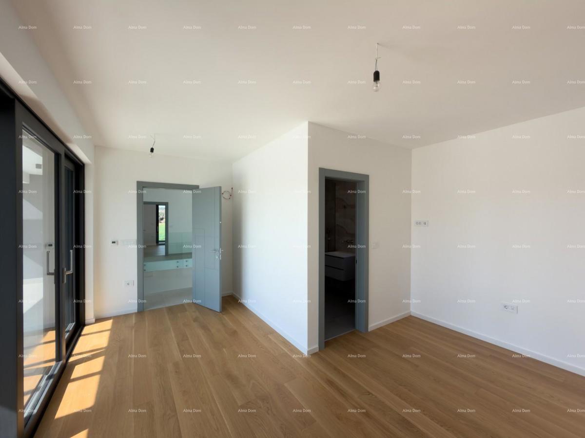 Nova moderna vila blizu morja!