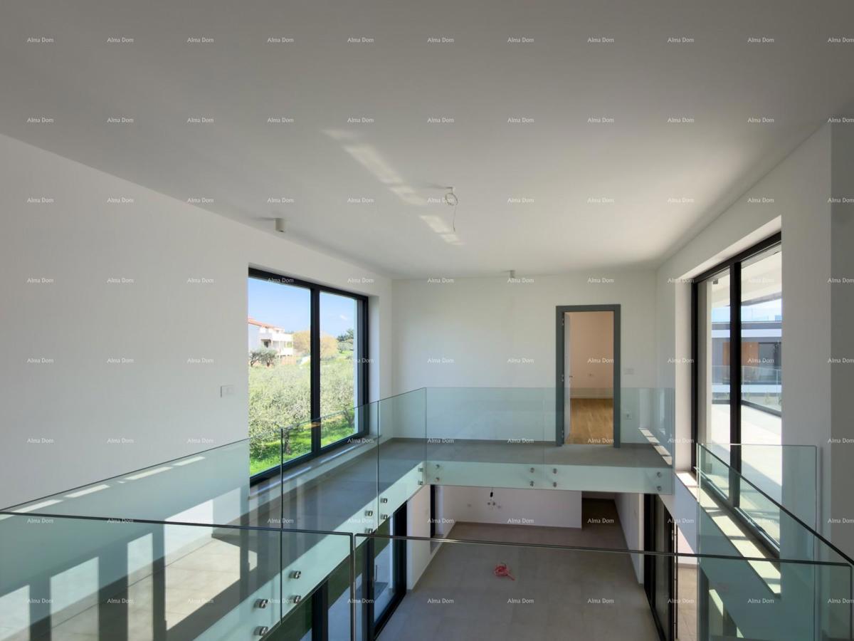 Nova moderna vila blizu morja!