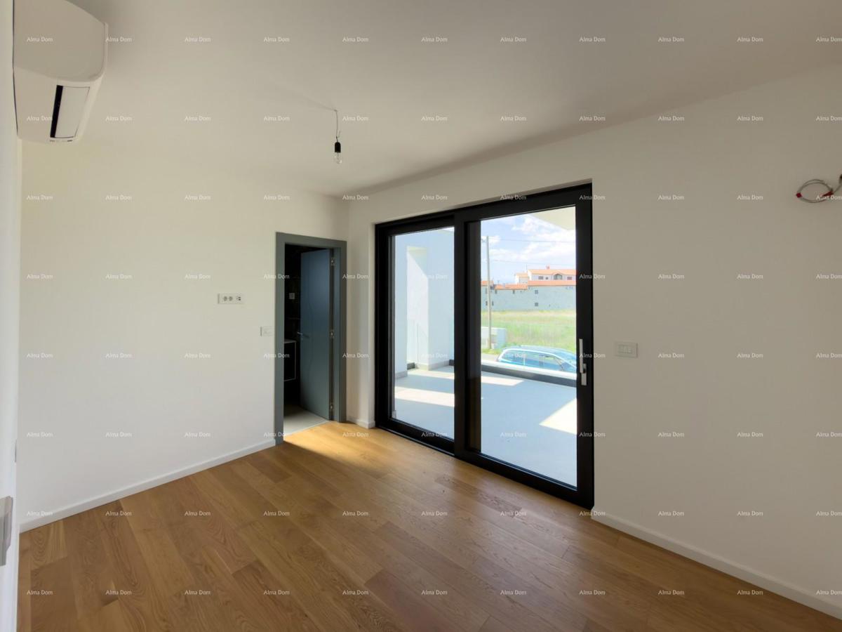 Nova moderna vila blizu morja!