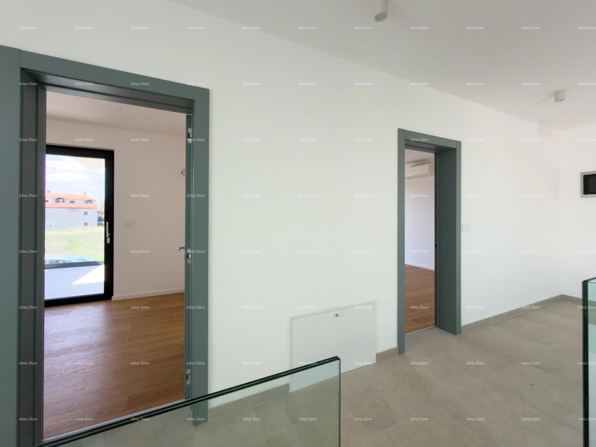 Nova moderna vila blizu morja!