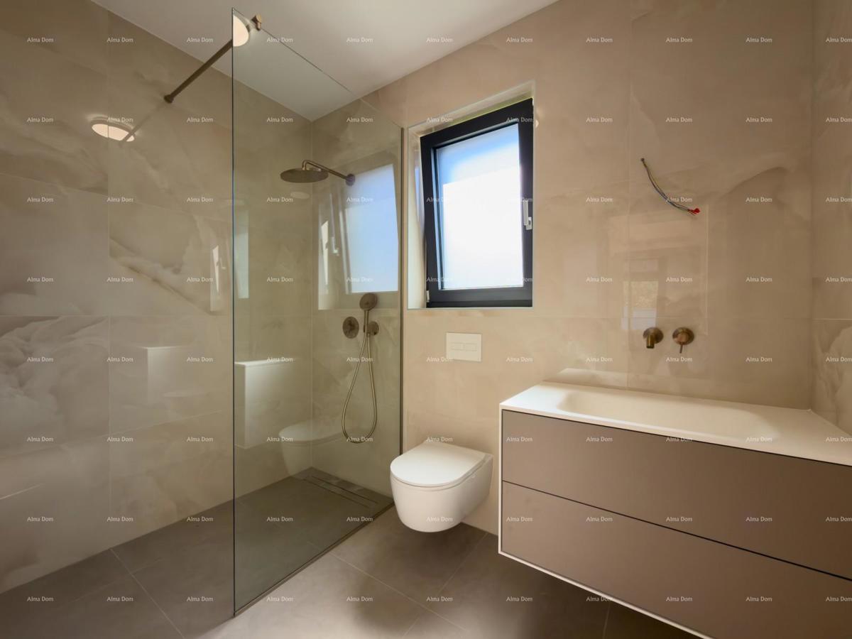 Nova moderna vila blizu morja!