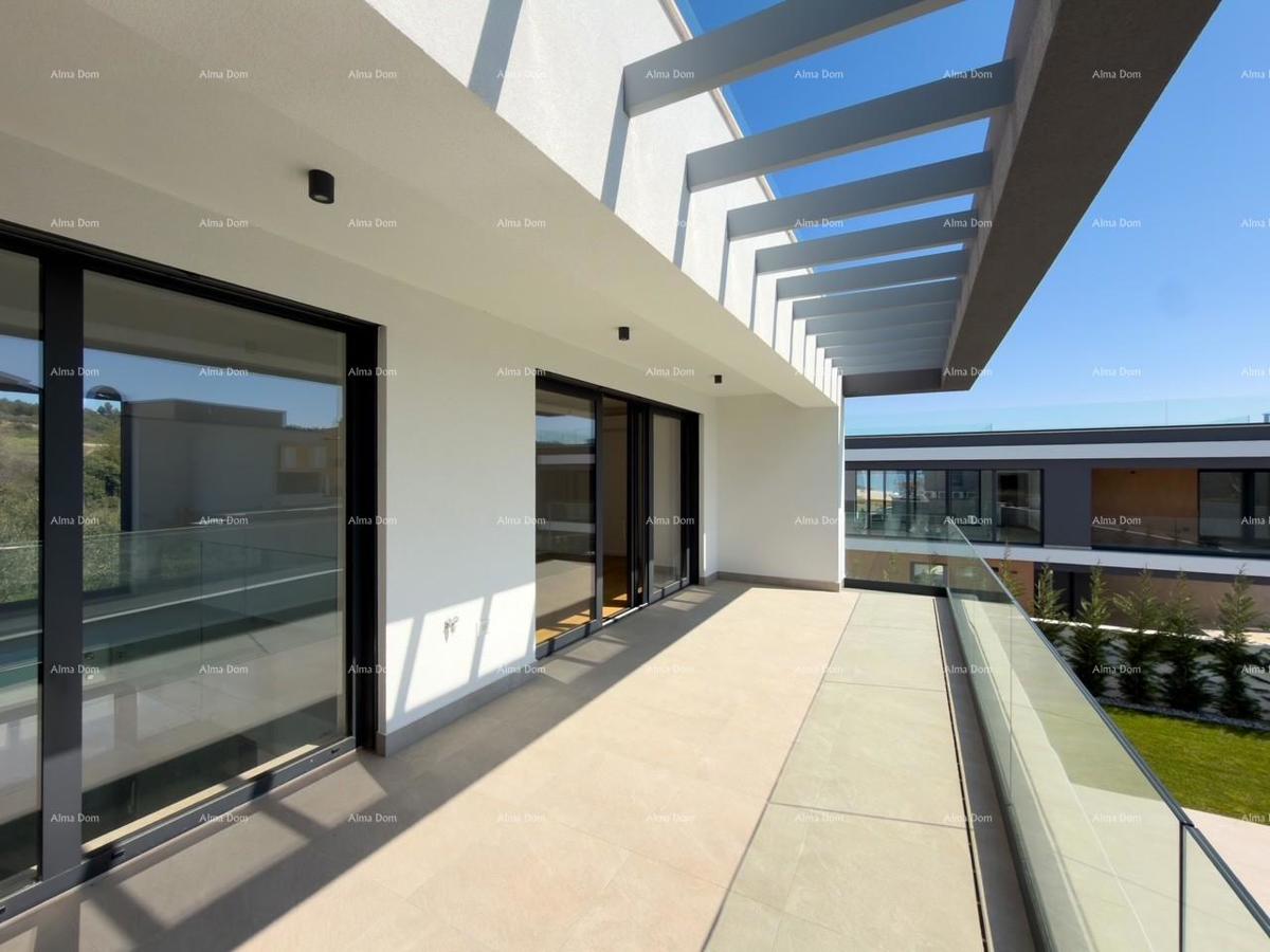 Nova moderna vila blizu morja!