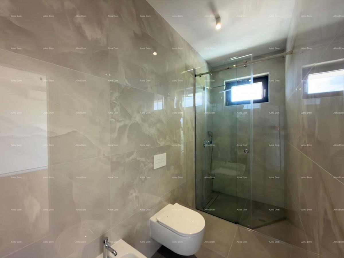 Nova moderna vila blizu morja!