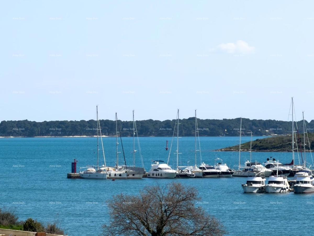 Nova moderna vila blizu morja!