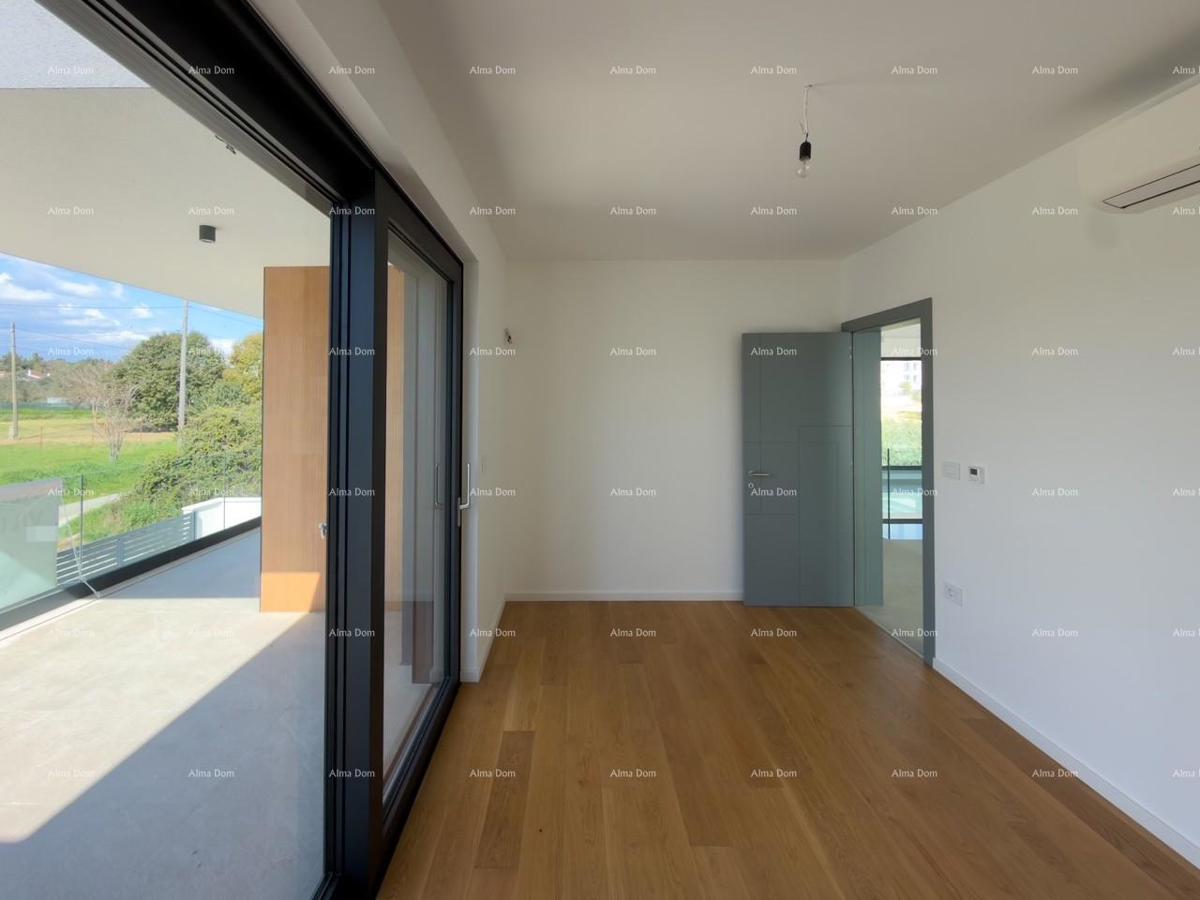 Nova moderna vila blizu morja!