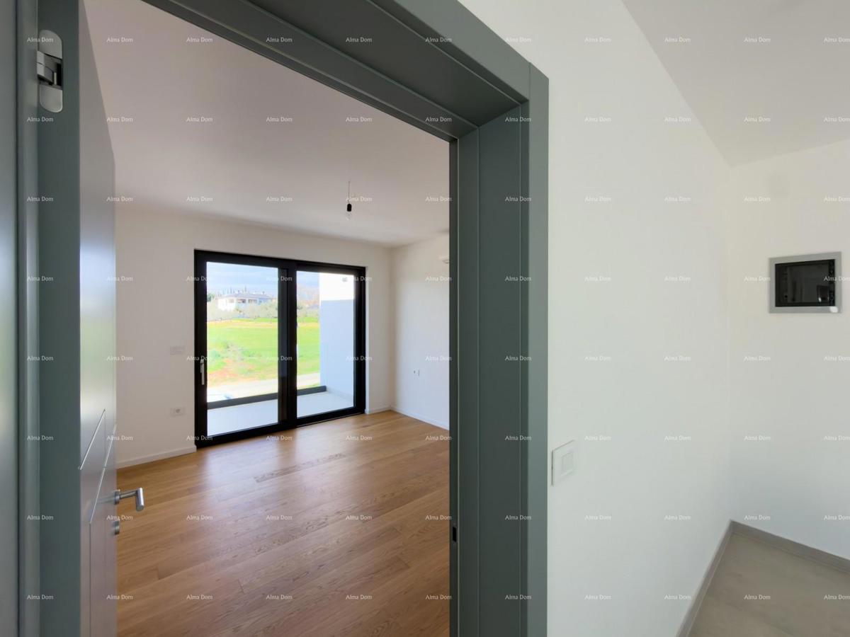 Nova moderna vila blizu morja!