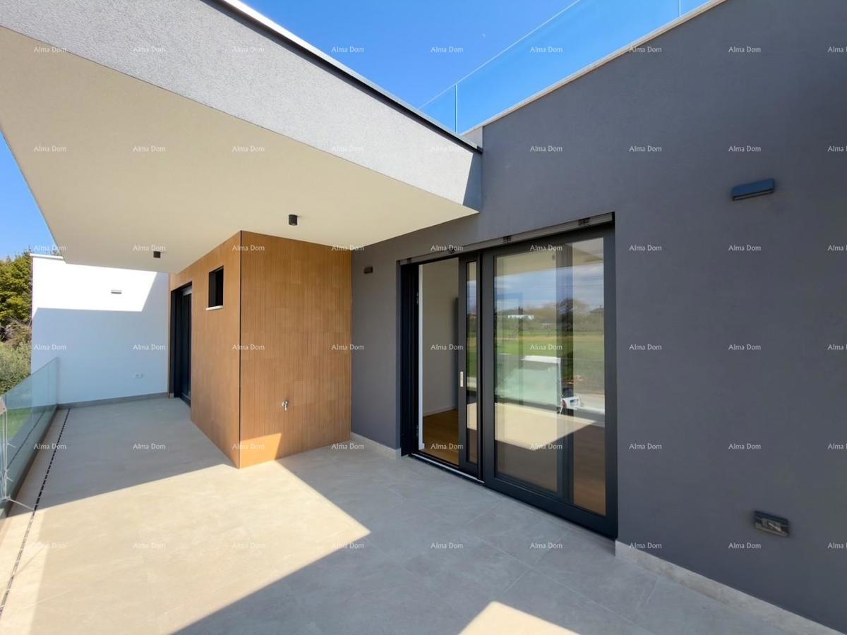 Nova moderna vila blizu morja!