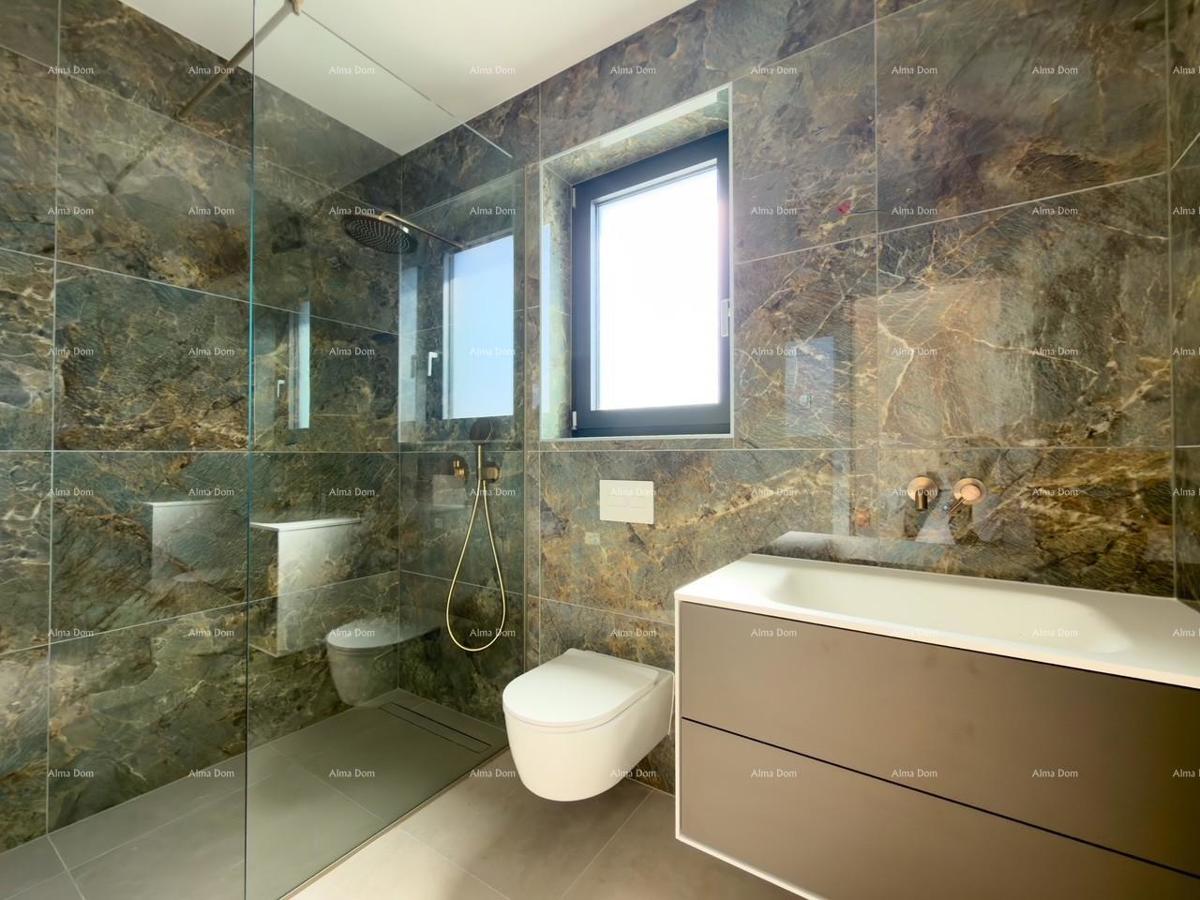 Nova moderna vila blizu morja!