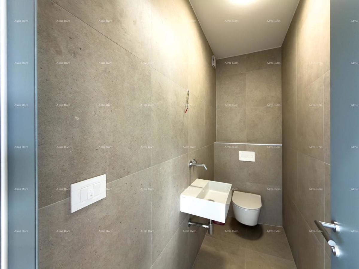 Nova moderna vila blizu morja!