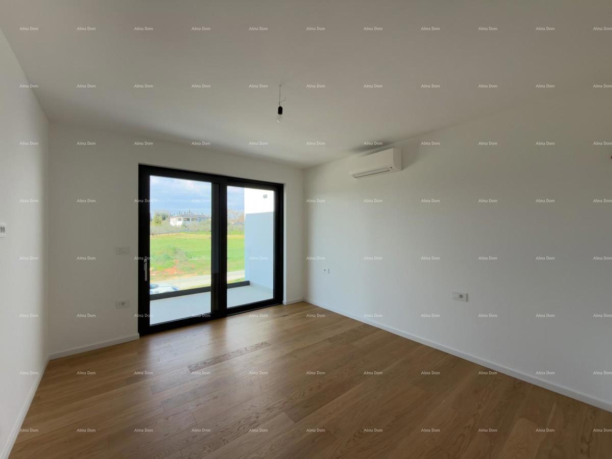 Nova moderna vila blizu morja!