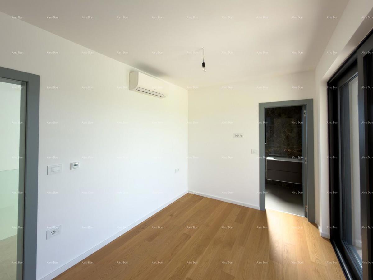 Nova moderna vila blizu morja!