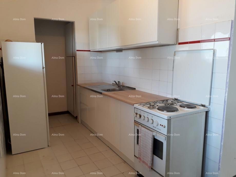 Prodajemo kameno hišo v središču Brtonigle!