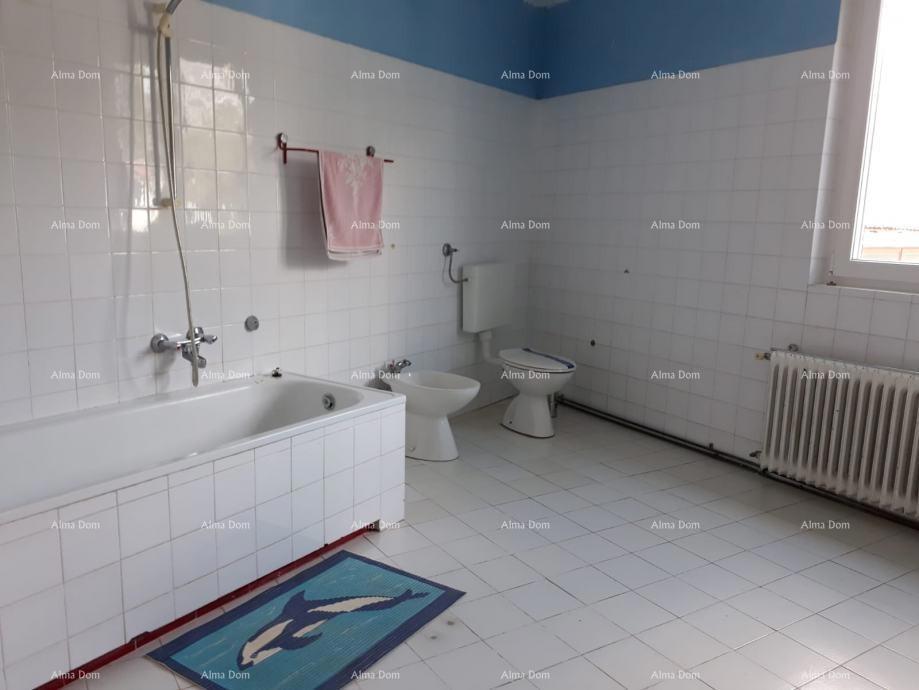 Prodajemo kameno hišo v središču Brtonigle!