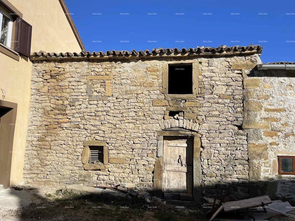 Prodamo istrsko kamnito hišo v Draguću