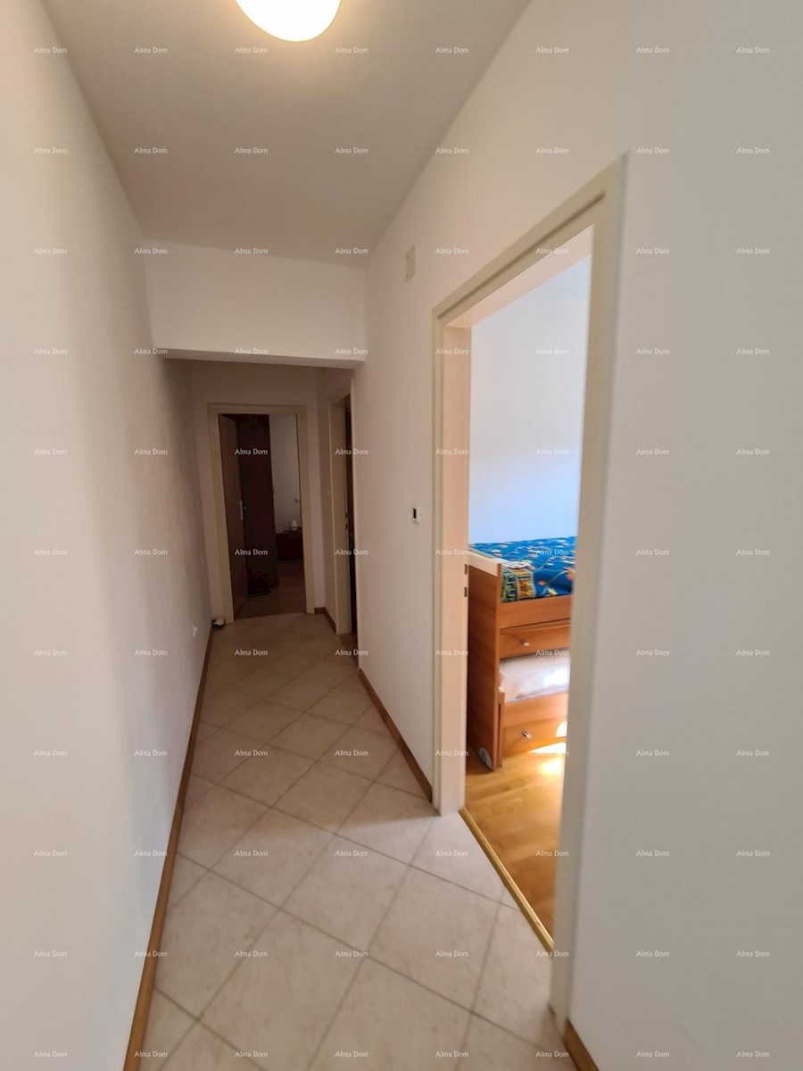 Apartma z odprtim pogledom na zaliv in morje.