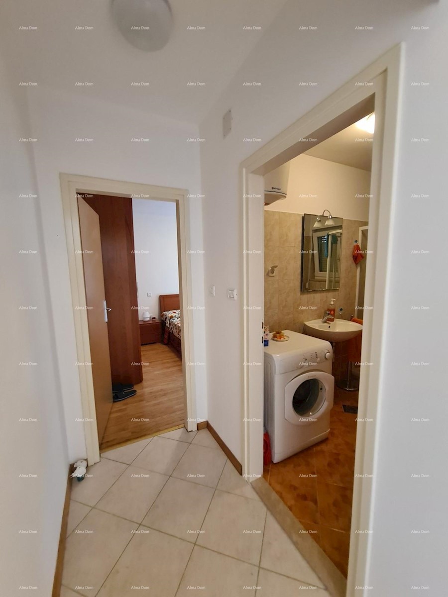 Apartma z odprtim pogledom na zaliv in morje.