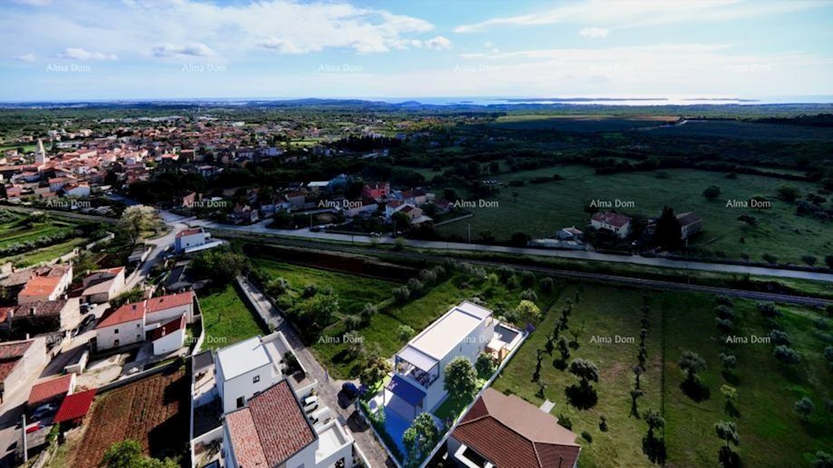 Prodamo čudovito dupleks hišo z bazenom in pogledom na morje in Brione, v Galižani