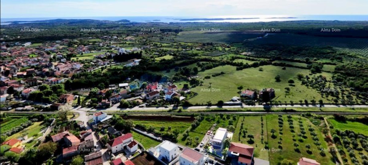 Prodamo čudovito dupleks hišo z bazenom in pogledom na morje in Brione, v Galižani