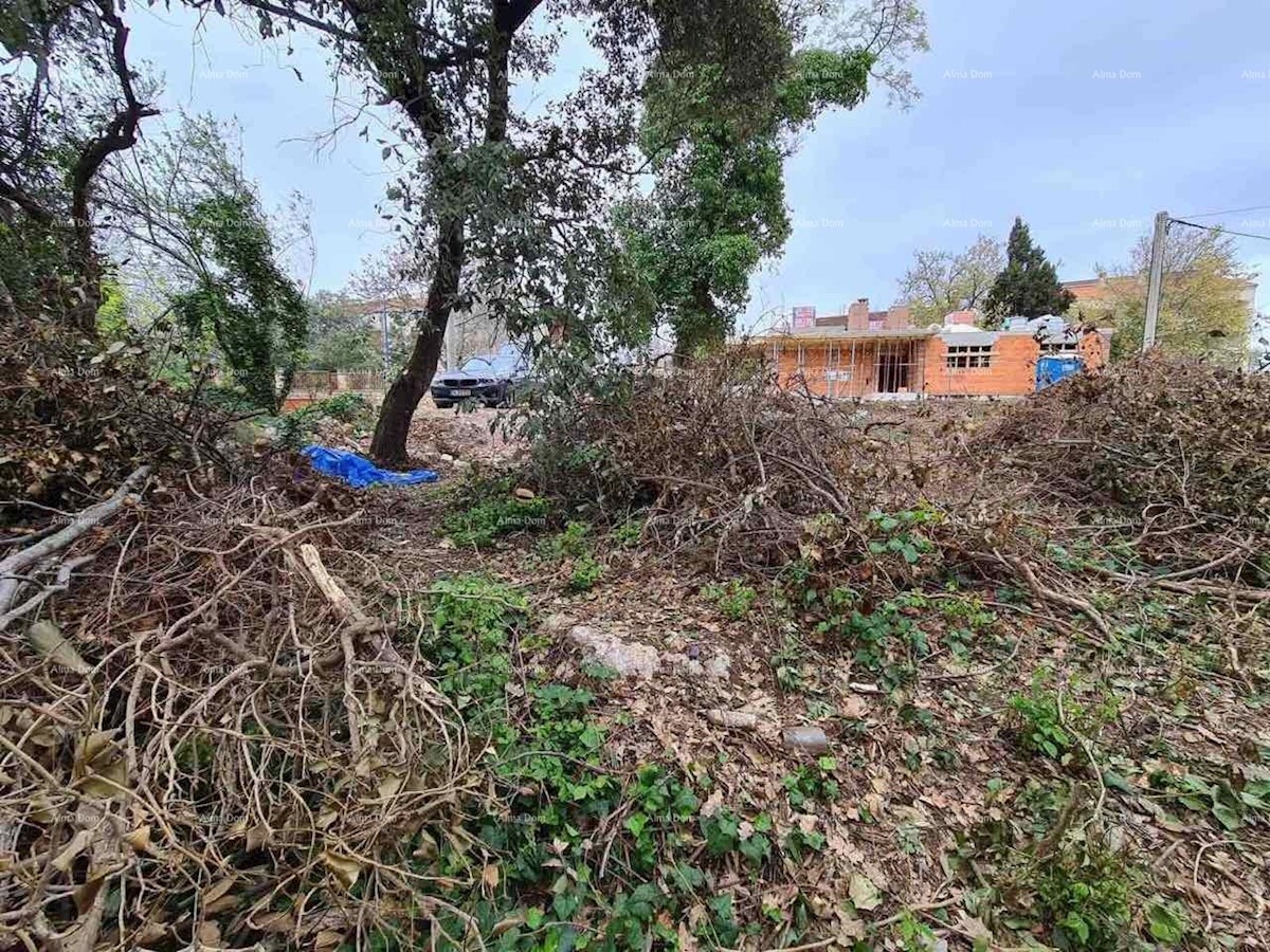 Prodamo gradbeno zemljišče z gradbenim dovoljenjem, 1167 m2, Ližnjan