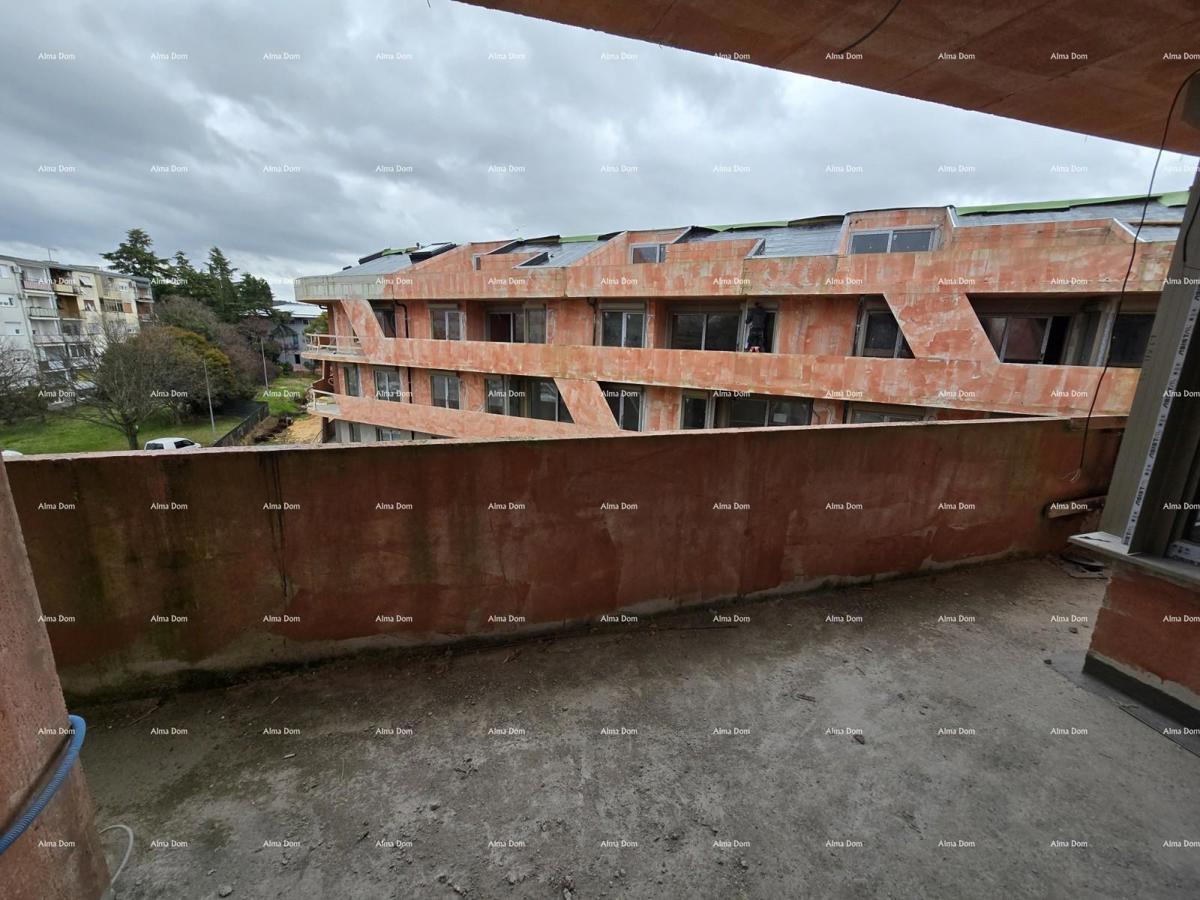 Poreč, stanovanjsko poslovni objekt v gradnji s stanovanji in podzemnimi garažami