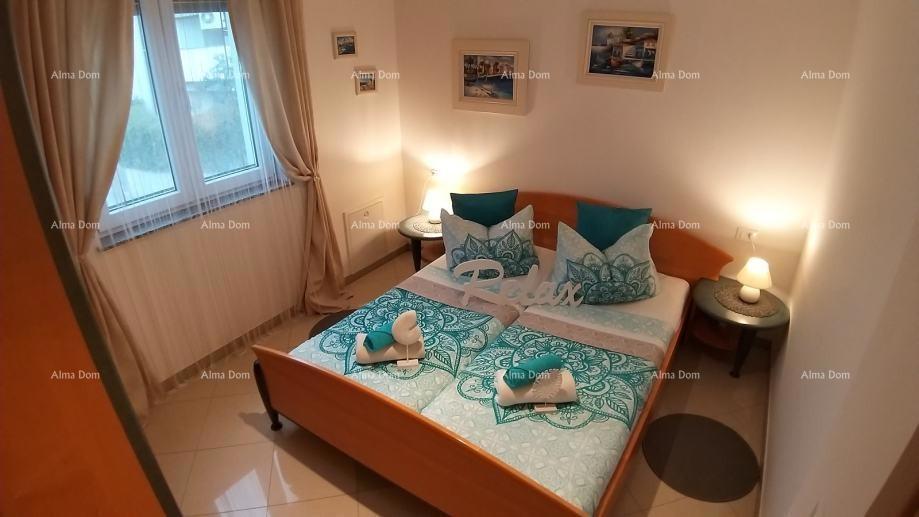 Peroj – Hiša s tremi apartmaji in bazenom