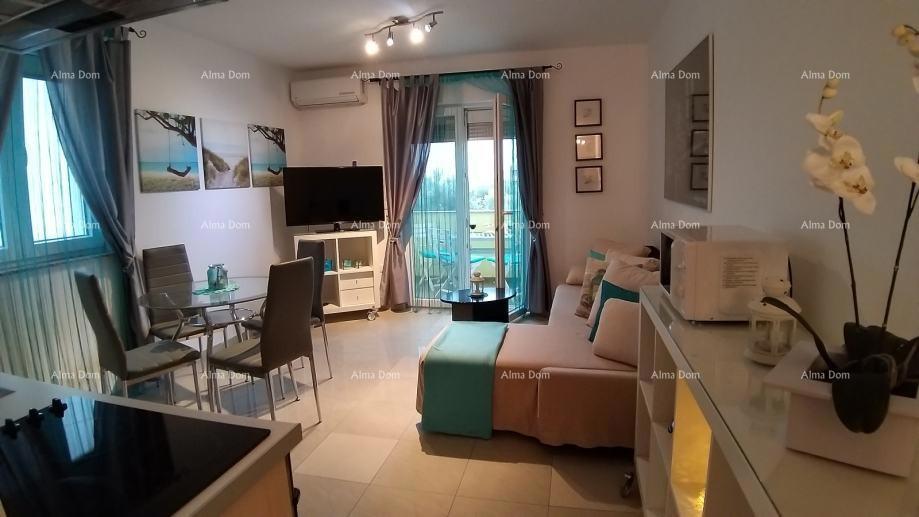 Peroj – Hiša s tremi apartmaji in bazenom