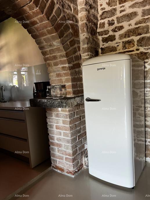 Elegantna kamena vila s bazenom in istarskim šarmom – popolna kombinacija tradicije in luksuza, Tinjan!