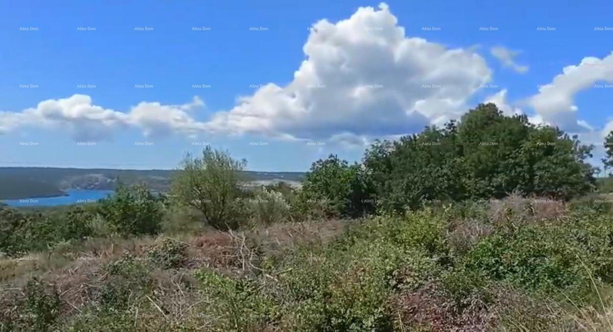 Raša (Istra) - gradbeno zemljišče z lokacijskim dovoljenjem, čudovit pogled na morje!