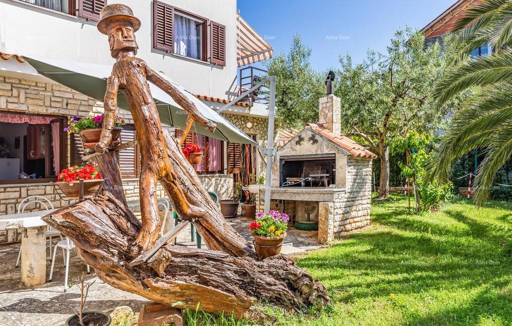 Premantura – 3 apartmaji z dvoriščem v bližini morja!