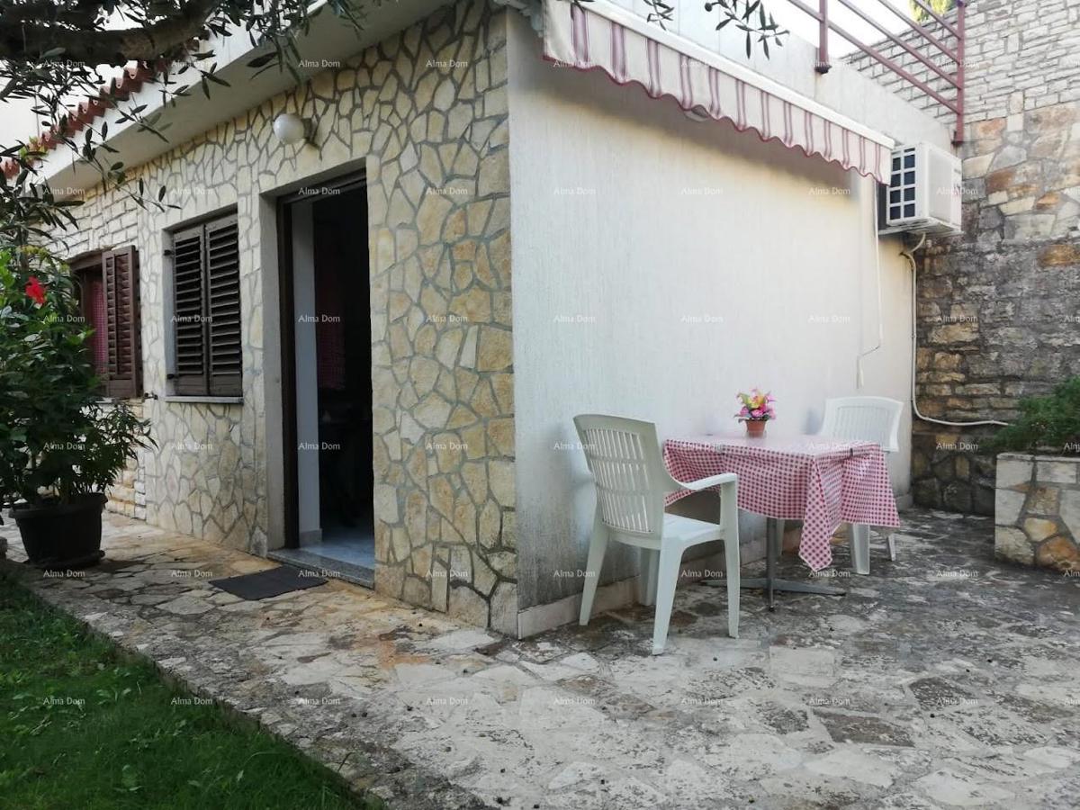 Premantura – 3 apartmaji z dvoriščem v bližini morja!
