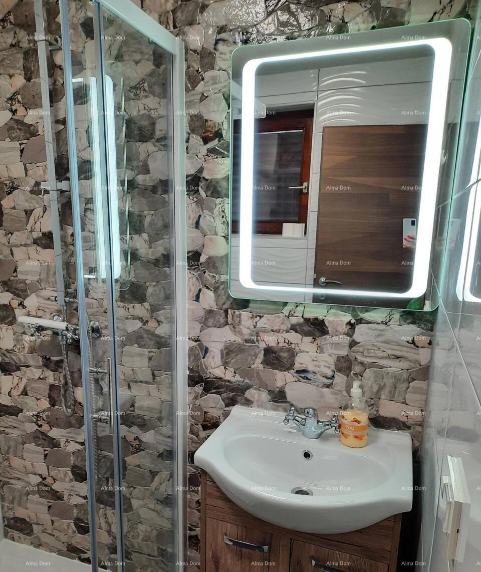 Prodaje se odličan stan s galerijom i pogledom na more, Duga Uvala