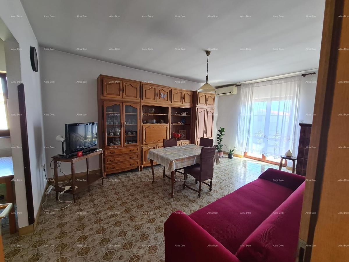 Prodaja hiše z dvema bivalnima enotama, pomožnim objektom in garažo, Ližnjan!