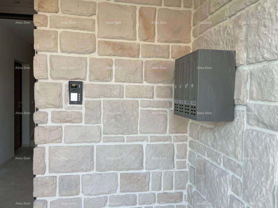 Prodaja-novogradnja! Stan z dvema spalnicama in dvema parkirnima mestoma, Pula, Valdebek!