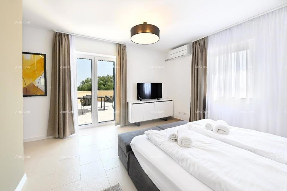 PRODAJA VILE S BAZENOM – UMAG