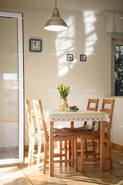 PREMANTURA – čudovita hiša s tremi stanovanji