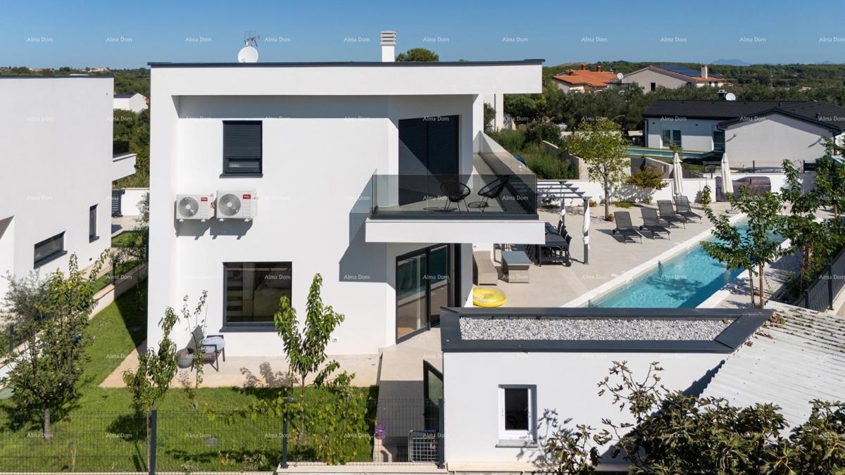 Prodaja - novo zgrajena, moderna in ekskluzivna vila s bazenom, Volme, Pula!