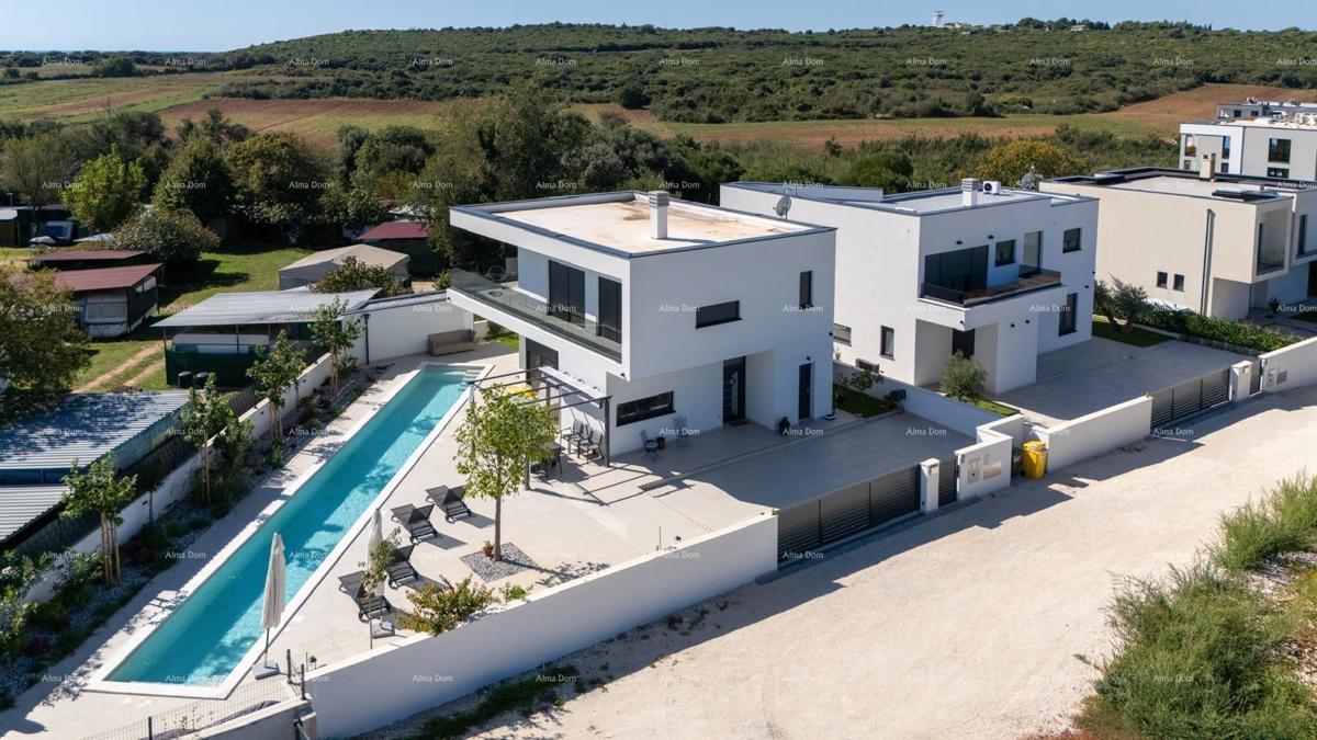 Prodaja - novo zgrajena, moderna in ekskluzivna vila s bazenom, Volme, Pula!