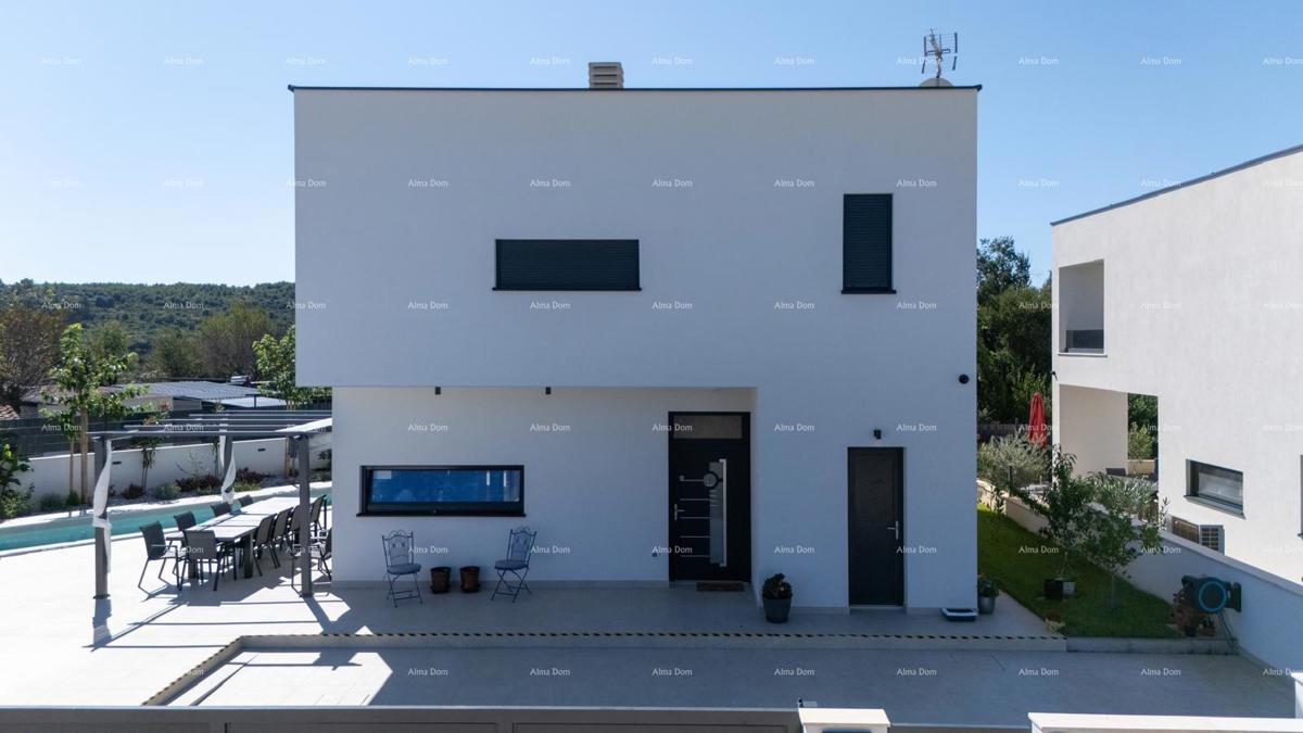 Prodaja - novo zgrajena, moderna in ekskluzivna vila s bazenom, Volme, Pula!