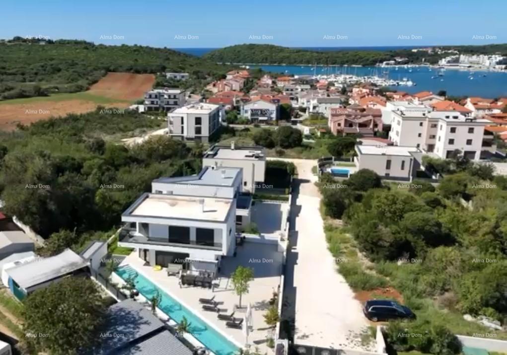 Prodaja - novo zgrajena, moderna in ekskluzivna vila s bazenom, Volme, Pula!