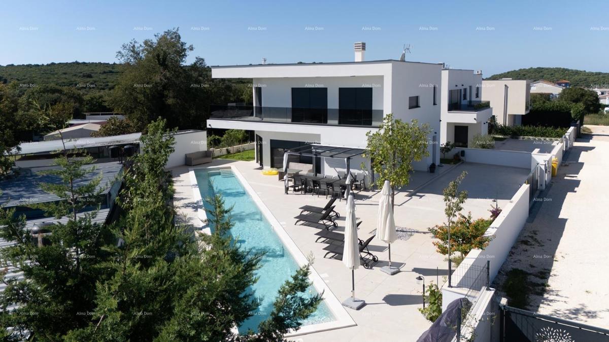 Prodaja - novo zgrajena, moderna in ekskluzivna vila s bazenom, Volme, Pula!