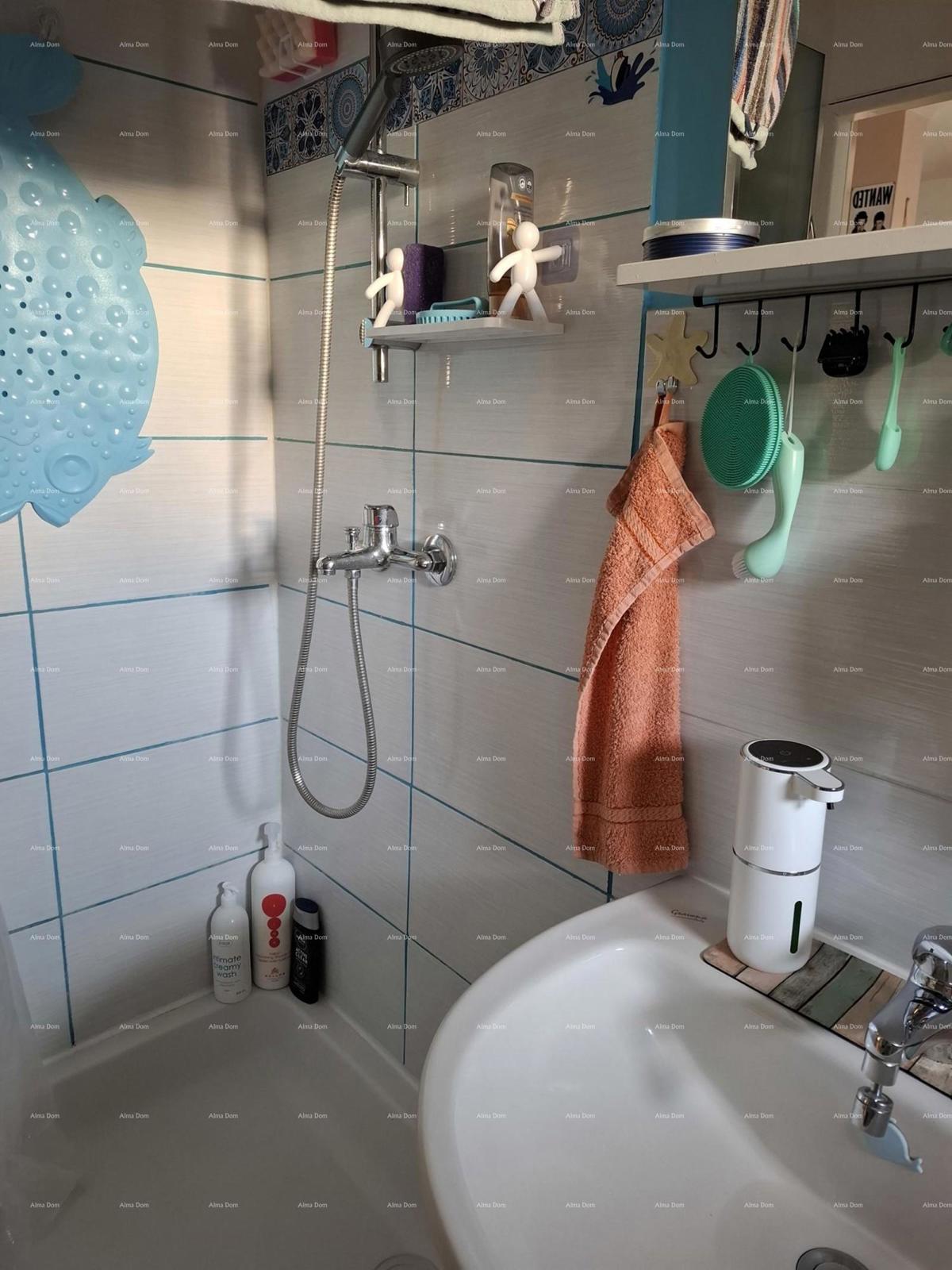 Renovirana kamnita hiša v nizu – 4 km od centra Pule