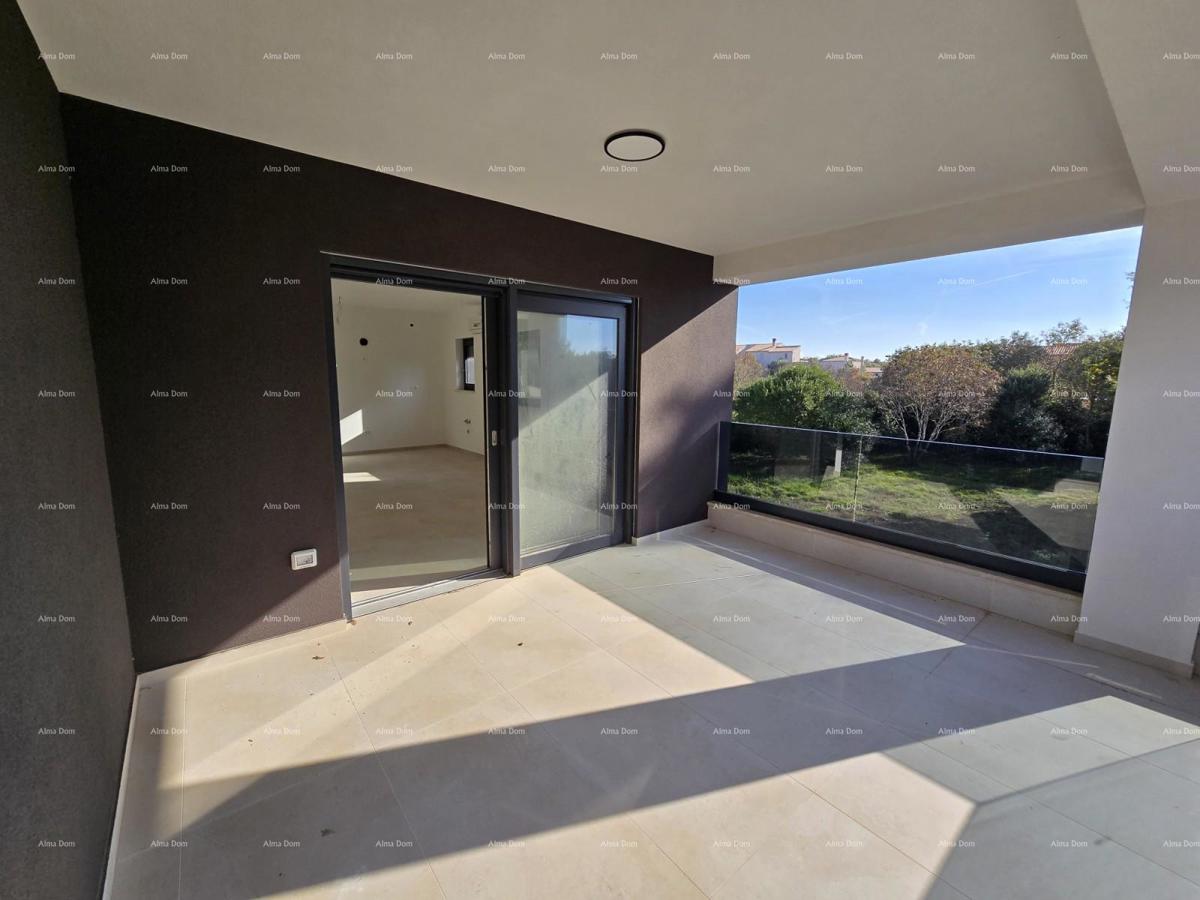 Trosobno stanovanje v 1. nadstropju novogradnje v bližini morja