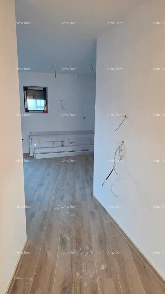 Prodaja stanovanja v novogradnji s parkirnim mestom, Valbandon!