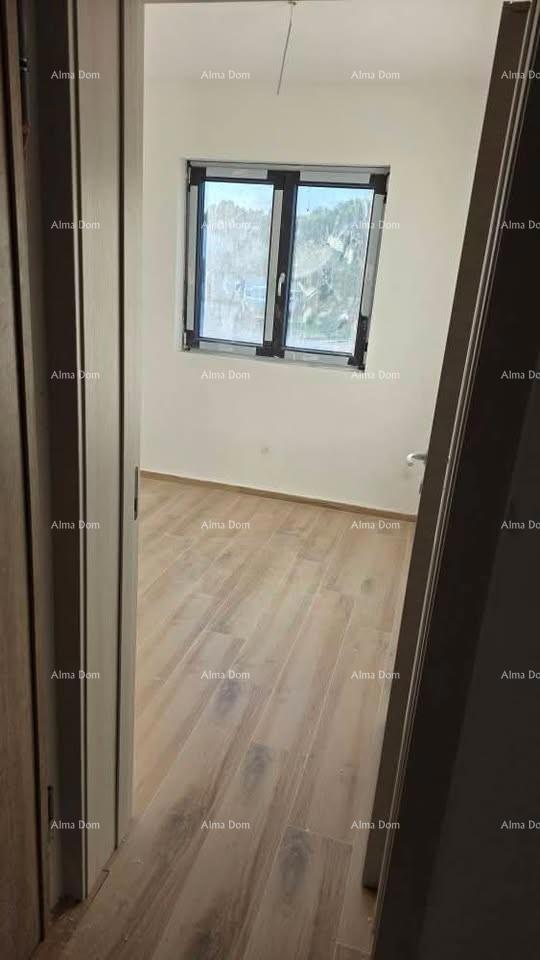 Prodaja stanovanja v novogradnji s parkirnim mestom, Valbandon!