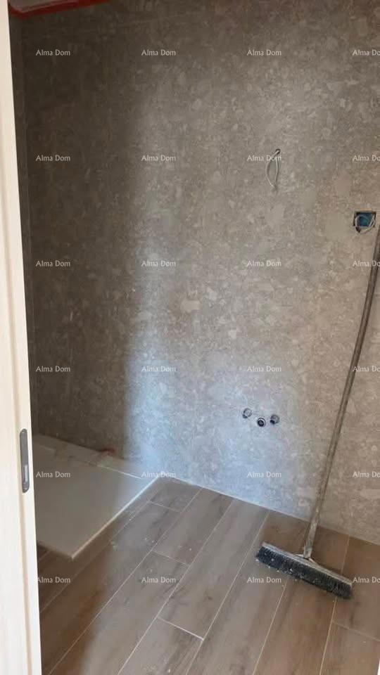 Prodaja stanovanja v novogradnji s parkirnim mestom, Valbandon!